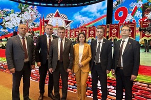 A ceremonial meeting and concert of masters of art from Belarus dedicated to Victory Day was held at the Palace of the Republic