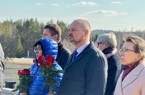 Участие сотрудников ГУ «БелИСА» в акции памяти "Приди и поклонись" в мемориальном комплексе "Хатынь"