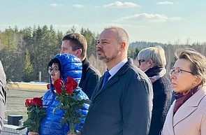 Участие сотрудников ГУ «БелИСА» в акции памяти "Приди и поклонись" в мемориальном комплексе "Хатынь"